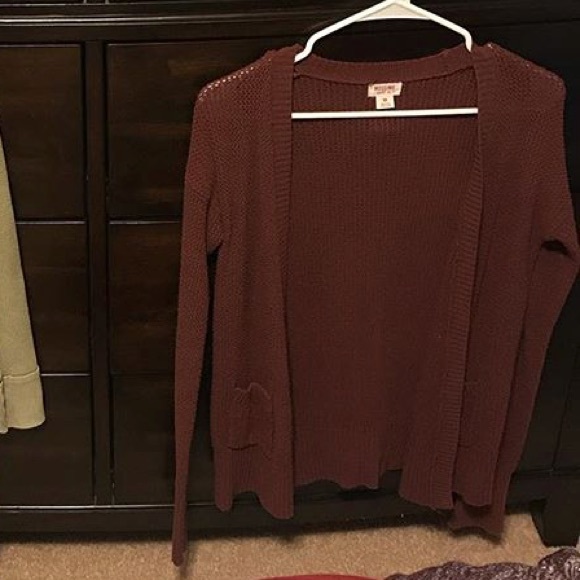 maroon carrigan size xsmall - Picture 1 of 1